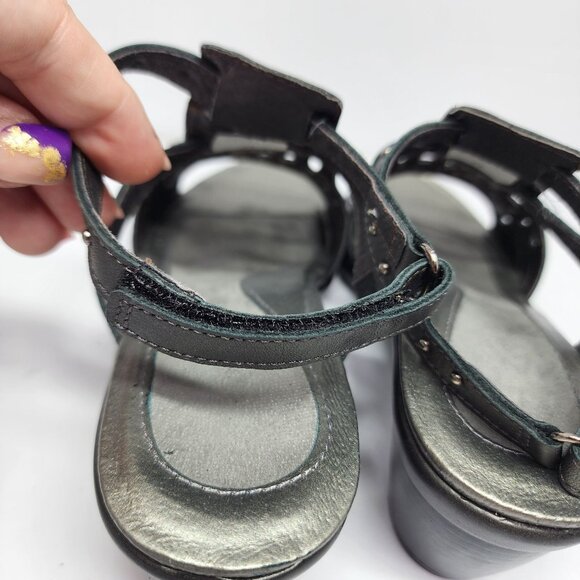Naot Womens size 8 Sandals Black Leather Studded EU 39 US - Picture 7 of 11